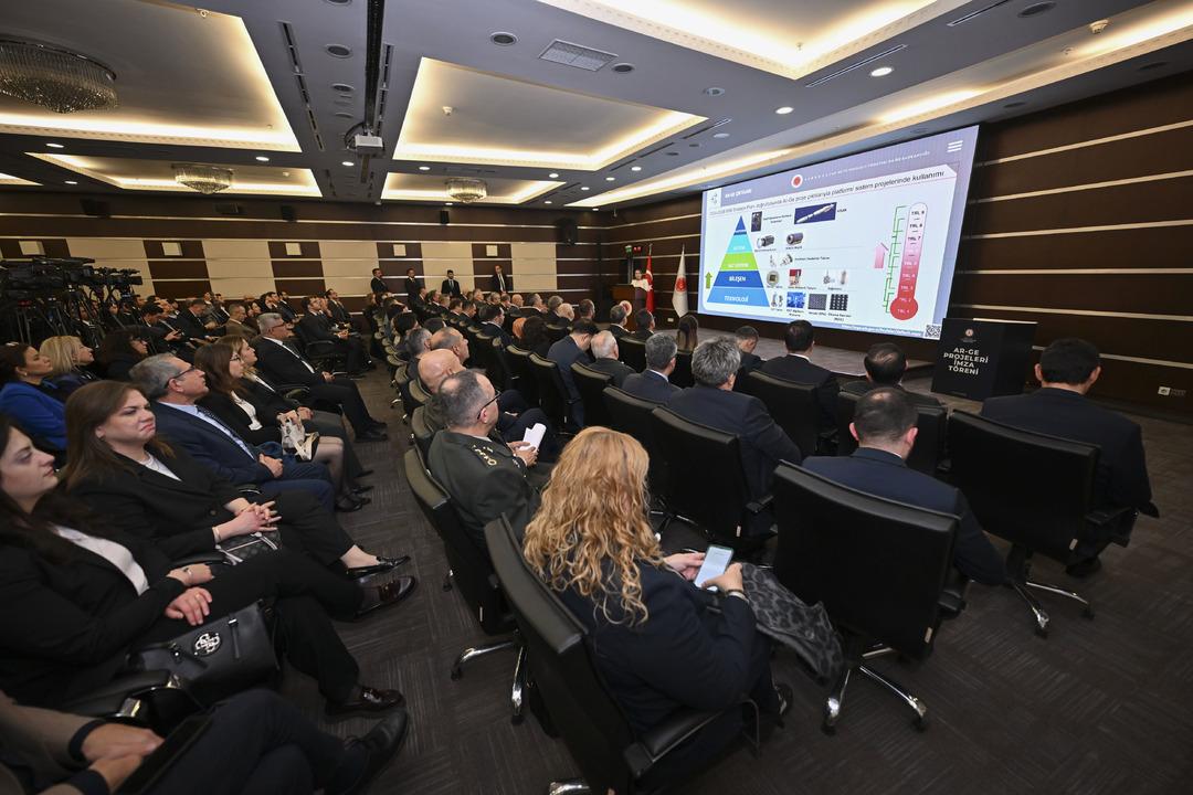 Savunma sanayisinde 14 yeni ARGE projesinin imza töreni yapıldı 5