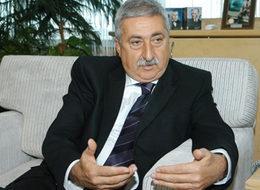 "Bankalar borçları erteleyerek esnafa destek olmalı"