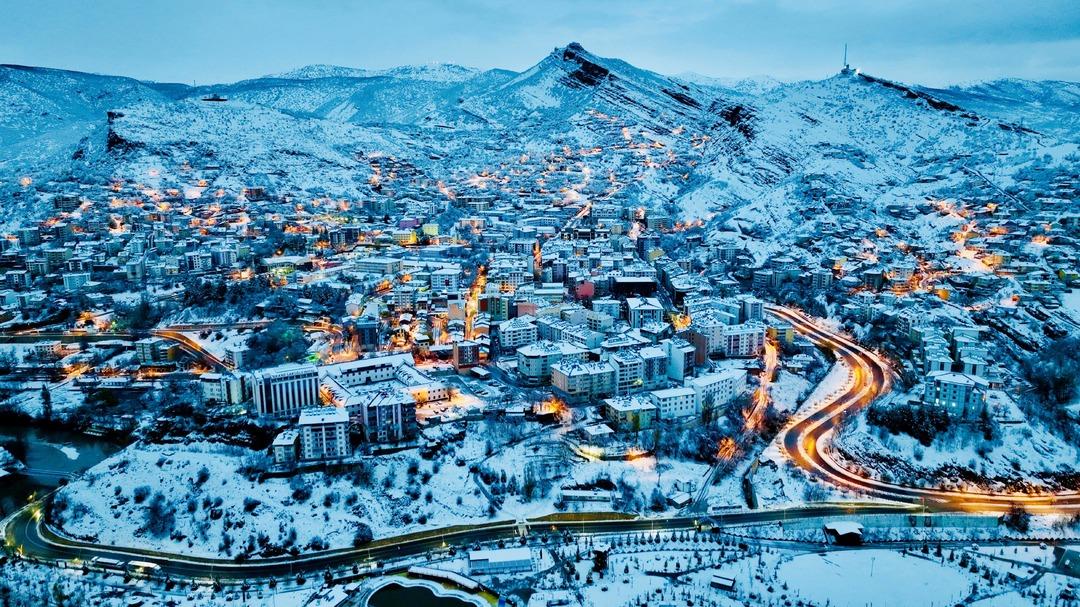 Valilikler peş peşe a&ccedil;ıkladı: Okullar tatil mi? 14 Ocak &Ccedil;arşamba kar tatili olan il ve il&ccedil;eler 1