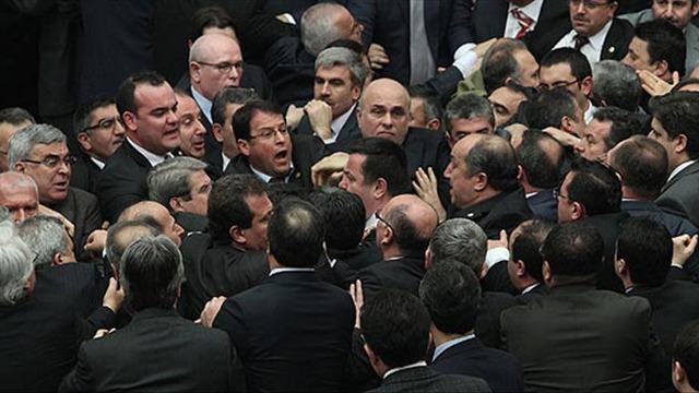 Meclis'te huzur bozan ve kavga çıkaran milletvekilleri yandı! TBMM'de artık Fransız modeli uygulanacak