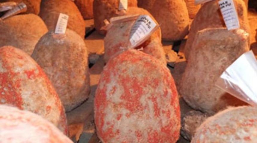 Bilim adamları hayran; Divle obruk peyniri