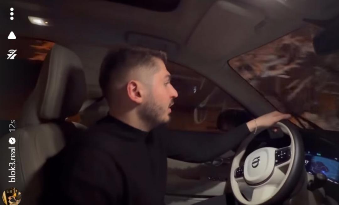 &Uuml;nl&uuml; rap&ccedil;i Blok3 babası i&ccedil;in kesenin ağzını a&ccedil;tı! Hayalindeki l&uuml;ks aracı hediye etti 1