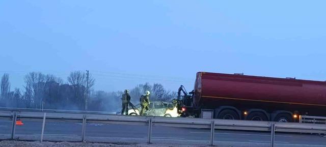 Seyir halindeki ara&ccedil; alev topuna d&ouml;nd&uuml; 2