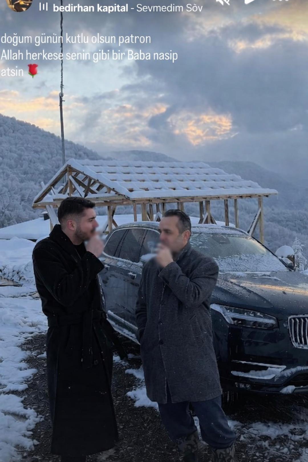 &Uuml;nl&uuml; rap&ccedil;i Blok3 babası i&ccedil;in kesenin ağzını a&ccedil;tı! Hayalindeki l&uuml;ks aracı hediye etti 3