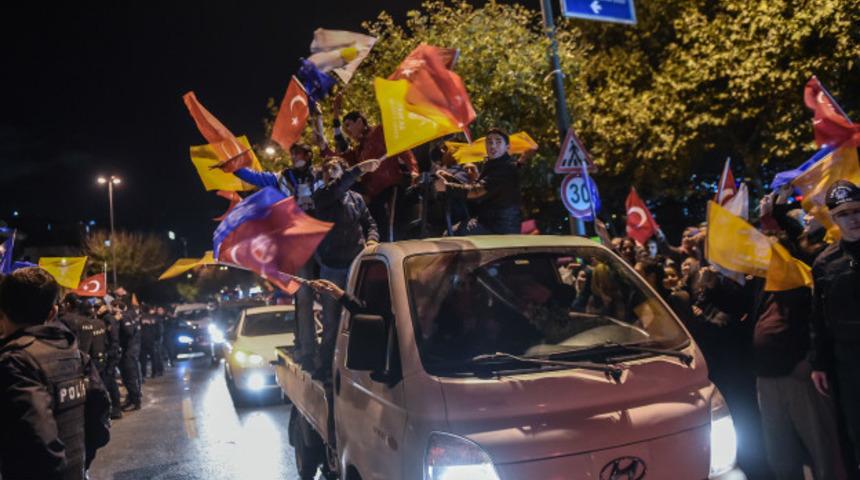 Piyasa seçim sonuçlarından memnun: Borsa ve TL yükselişte