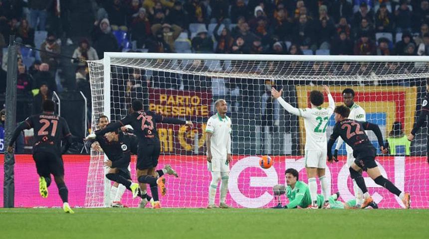 T&uuml;rk yıldız İtalya'da Roma'yı yıktı! "R&uuml;yamda sol ayağımla gol atıyordum"