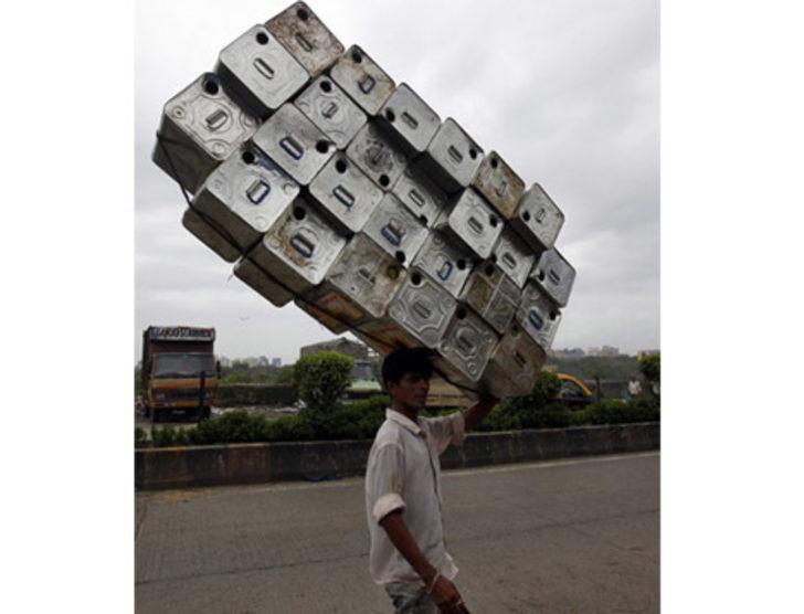 Dünyanın yükünü taşıyan insanlar G3