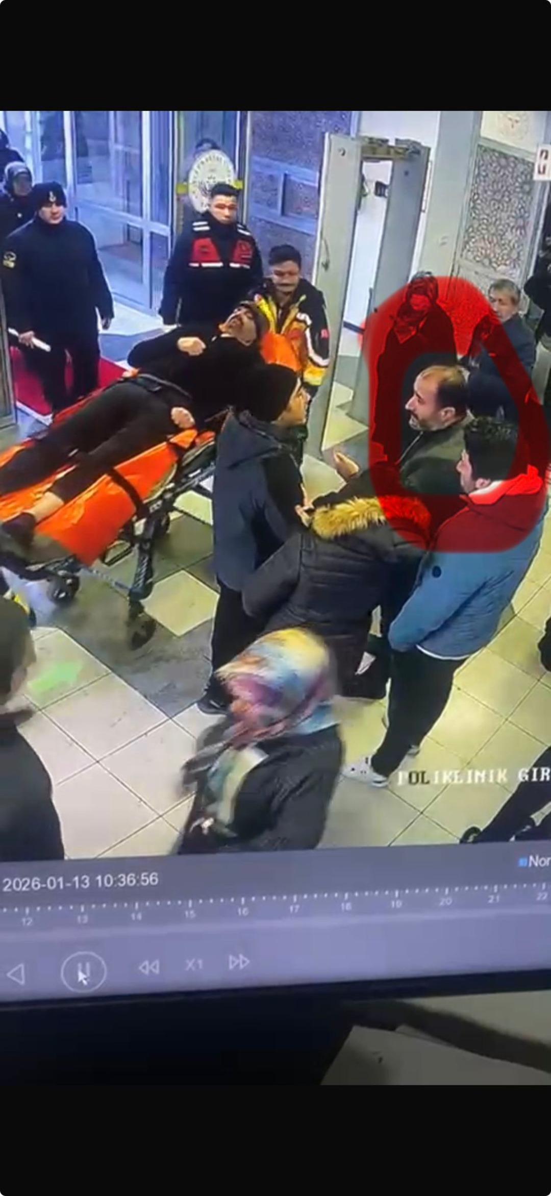 Hastanede skandal g&ouml;r&uuml;nt&uuml;ler! Biri sendika başkanı, diğeri m&uuml;d&uuml;r yardımcısı... Eline vurup, boğazını sıktı 2