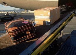 Uçakta valizler kilitlenemeyecek!