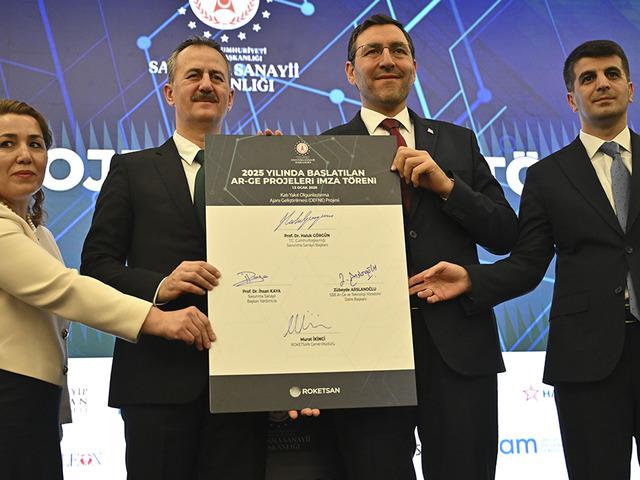 Savunma sanayisinde 14 yeni ARGE projesinin imza t&ouml;reni yapıldı