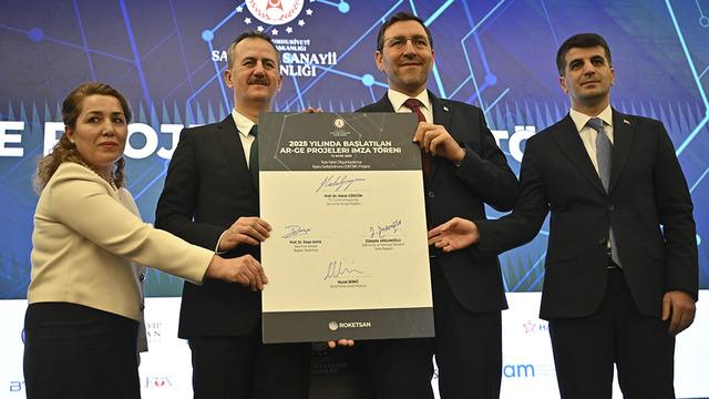 Savunma sanayisinde 14 yeni ARGE projesinin imza töreni yapıldı