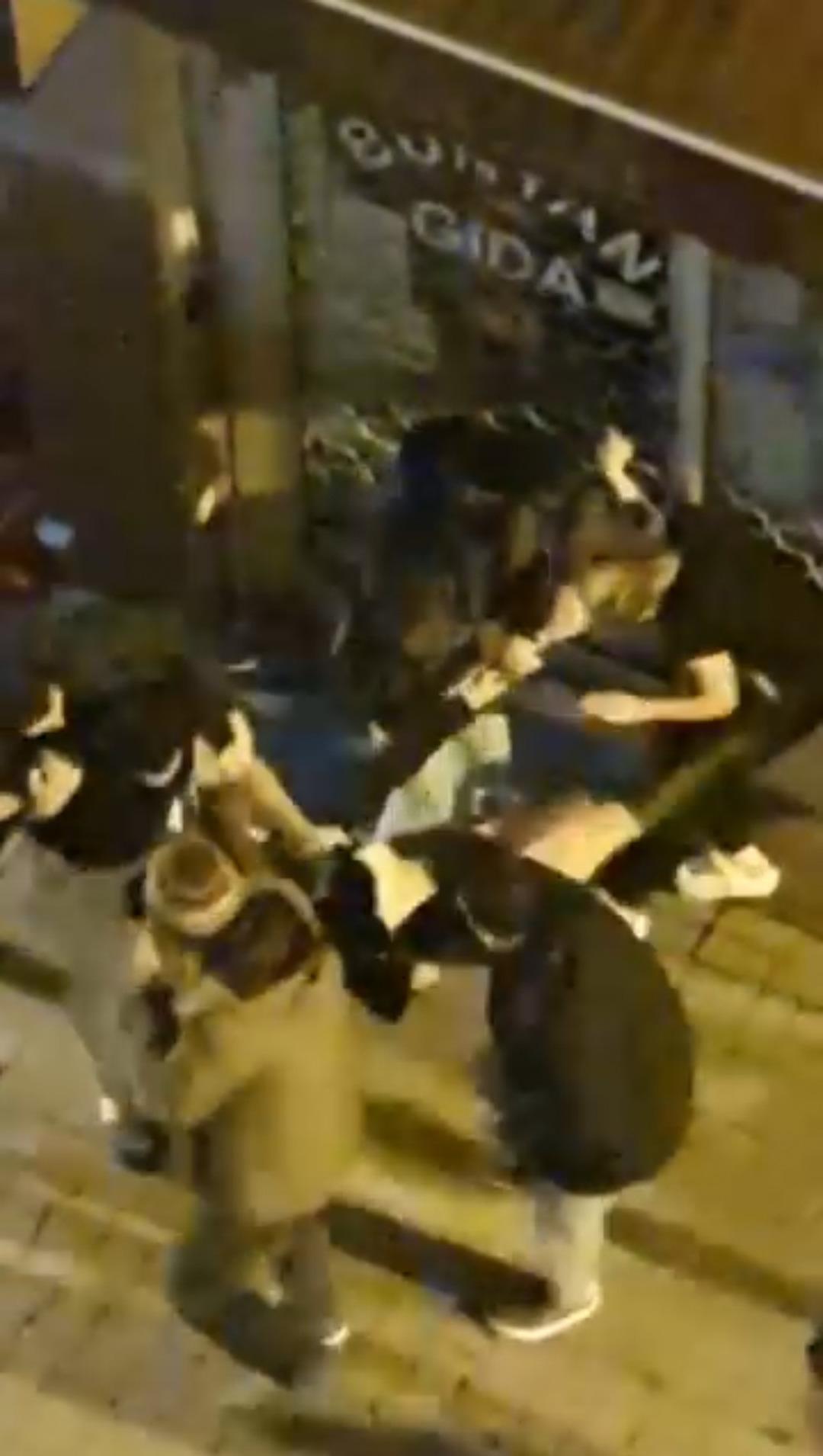 Sevgilisi, genç kadını odada bırakıp otelden ayrıldı! Sonrasında ortalığı birbirine kattı 5