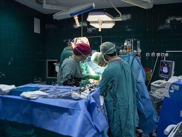 &Uuml;nl&uuml; sanat&ccedil;ıyı da vurdu, uzmanlar &ccedil;ağrıda bulundu!