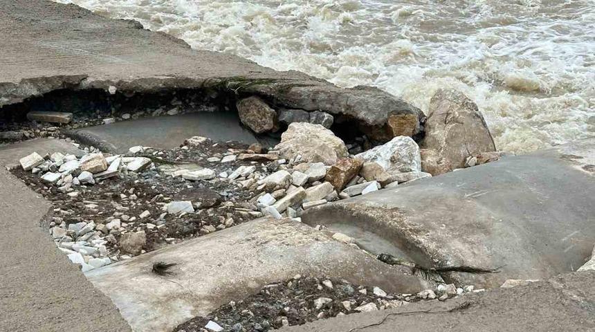 Mesire alanındaki hasarlı k&ouml;pr&uuml; tehlike sa&ccedil;ıyor