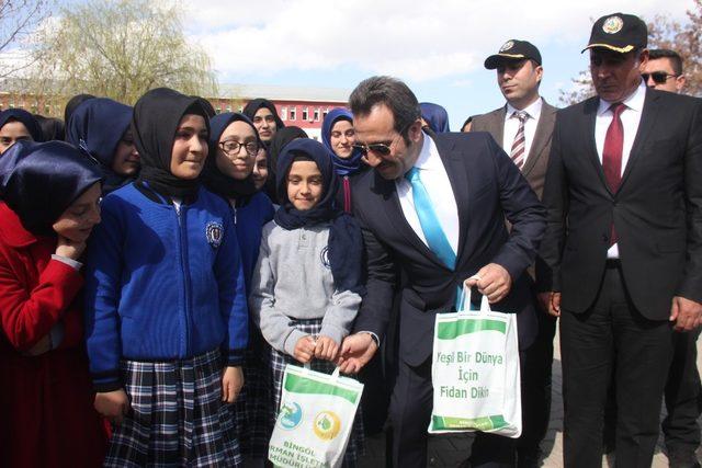 Bingöl’de fidan dikme etkinliği