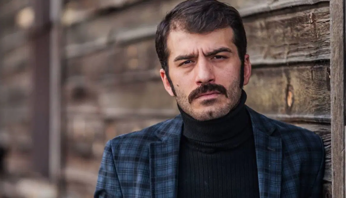 Mahkeme başkanının o &ccedil;ıkışı sonrası ağladı! Aylık geliri de g&uuml;ndemde