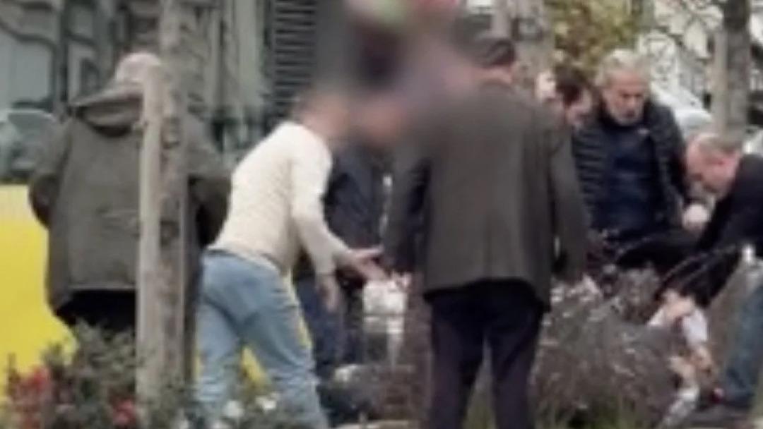 Yer: &Uuml;sk&uuml;dar! İETT şof&ouml;r&uuml; camdan atlayıp kavgaya girişti 2