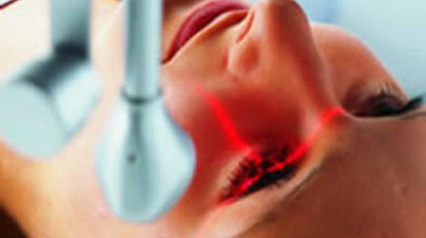 Lazer tedavisi ile g&ouml;zl&uuml;klerinizden kurtulmak mı istiyorsunuz?  