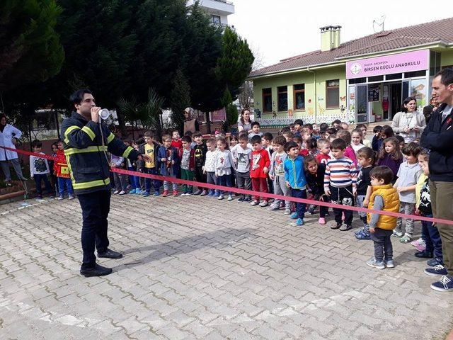 Anaokulunda yangın tatbikatı