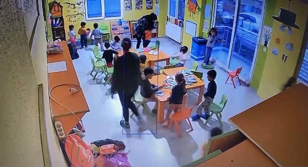 &Ouml;zel kreşte &ccedil;ocuklara şiddet skandalı! 3 &uuml; &ouml;ğretmen 6 kişiye dava a&ccedil;ıldı 4