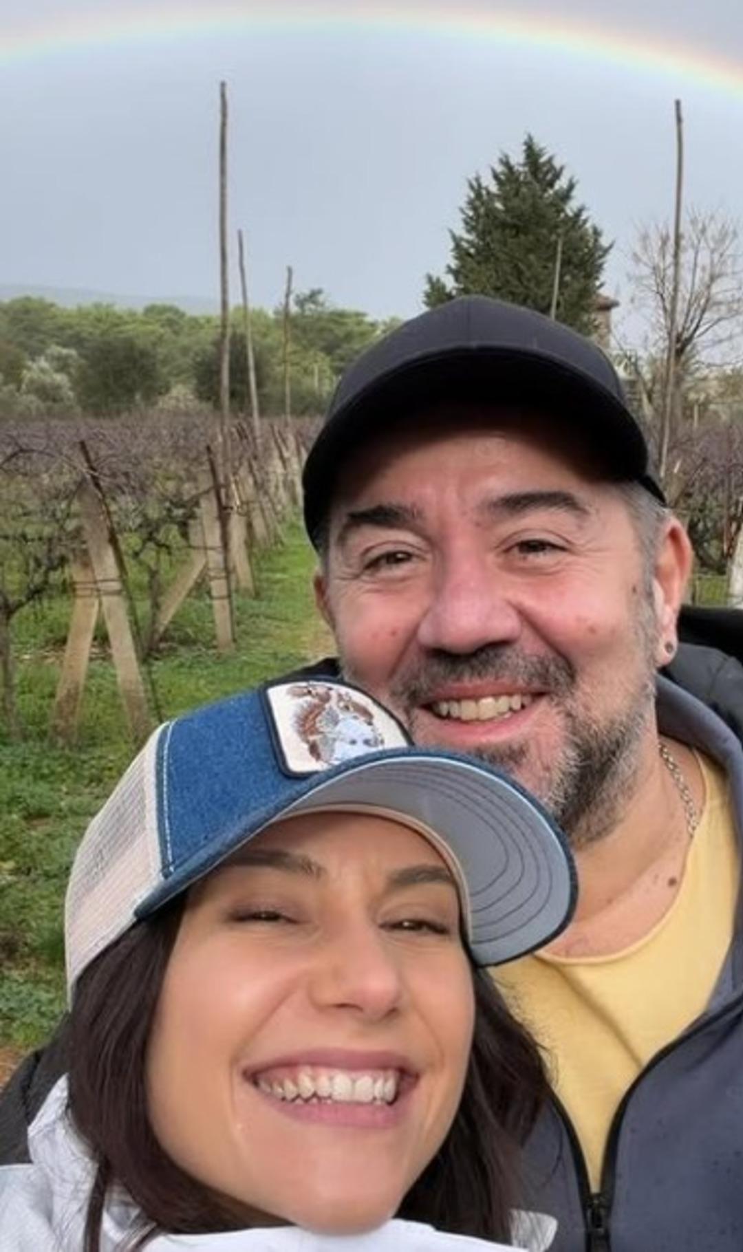 Ata Demirer aşka geldi! Gen&ccedil; sevgilisini paylaşmaya doyamadı   1