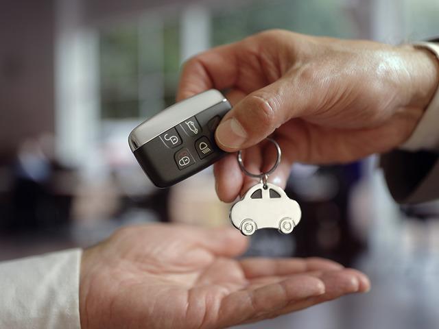 En ucuzu 84 milyon TL: Satışları artıyor! İşte l&uuml;ks otomobil fiyatları