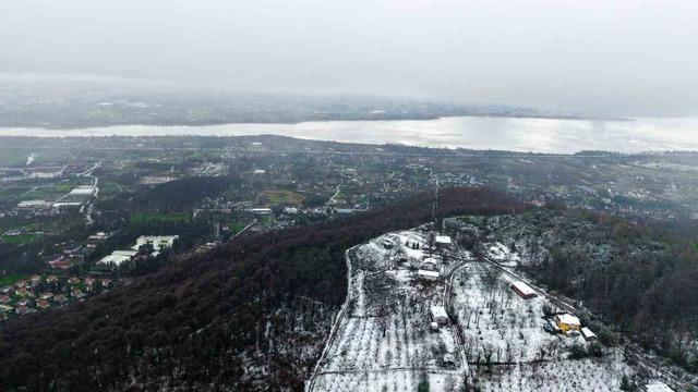 Sapanca G&ouml;l&uuml;&rsquo;nde sevindirici artış: Seviye 8 santimetre y&uuml;kseldi 3