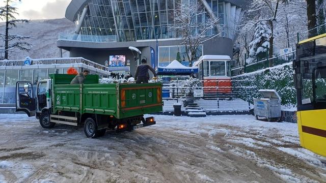 Bursa Büyükşehir’de kış mesaisi sürüyor