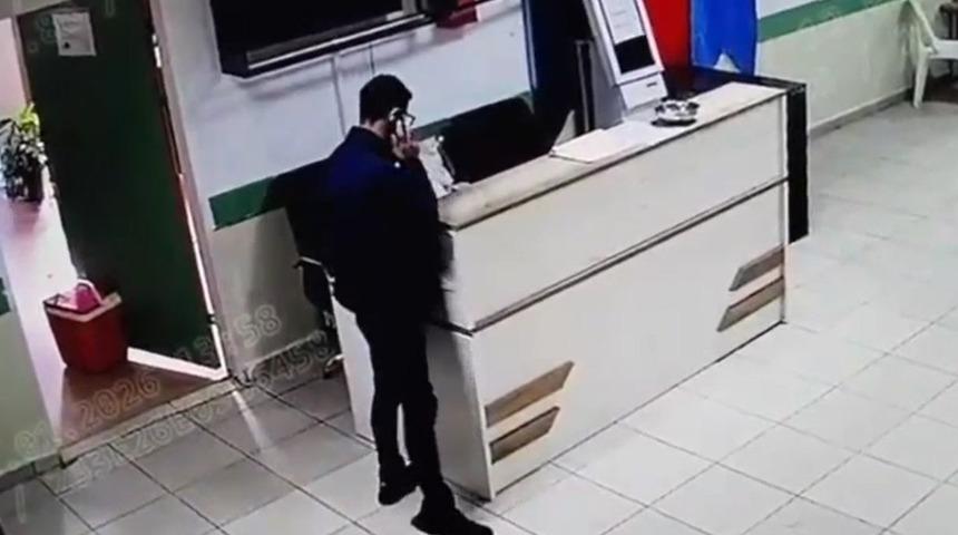 B&uuml;y&uuml;k&ccedil;ekmece&rsquo;de cep telefonu hırsızı kamerada