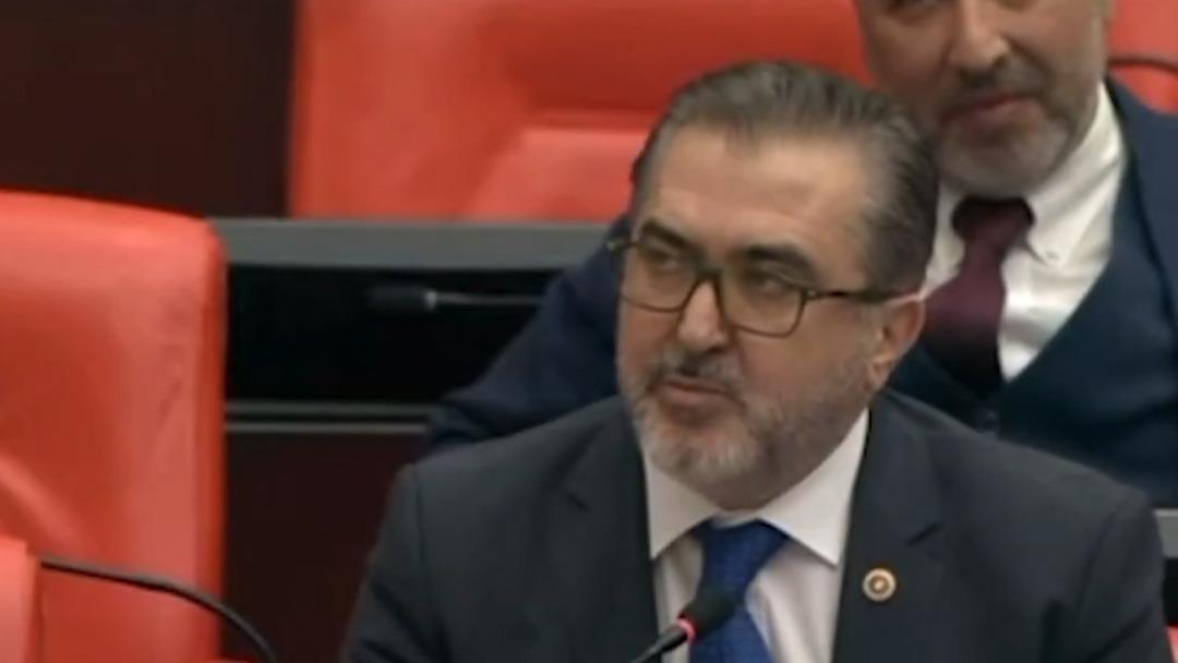 Meclis te  İsmet İn&ouml;n&uuml;  tartışması! "Geldi İsmet, kesildi kısmet" dedi ortalık karıştı 1