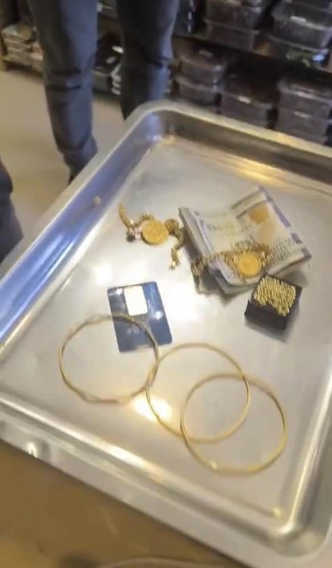 Araklı&rsquo;da duyarlı davranış: Altın ve para dolu &ccedil;anta sahibine teslim edildi 1