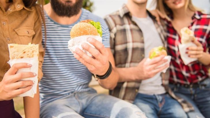 Dışarıda yemek yeme sıklığın nedir?