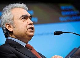 IEA: Petrol fiyatlarında gerileme devam edecek