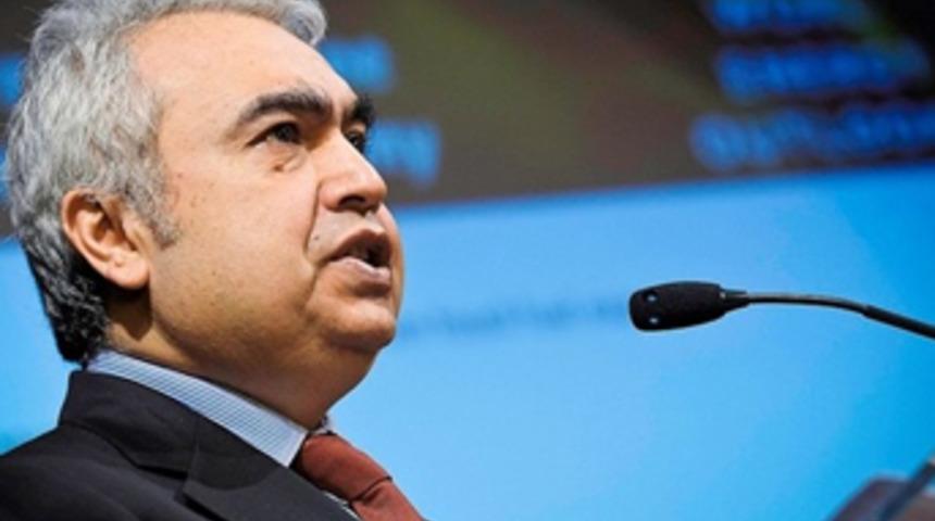 IEA: Petrol fiyatlarında gerileme devam edecek