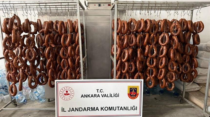 Ankara'da yaklaşık 9,7 milyon lira dolayında kayıt dışı gıda &uuml;r&uuml;n&uuml; ele ge&ccedil;irildi