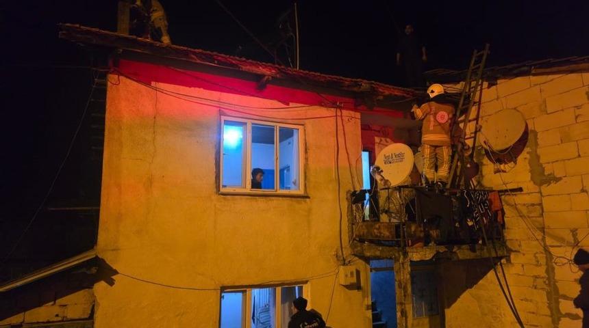 Baca yangını mahalleliyi sokağa d&ouml;kt&uuml;