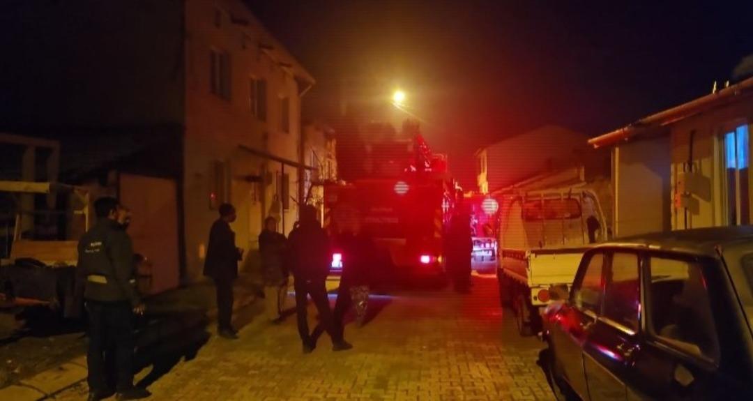 Baca yangını mahalleliyi sokağa d&ouml;kt&uuml; 1