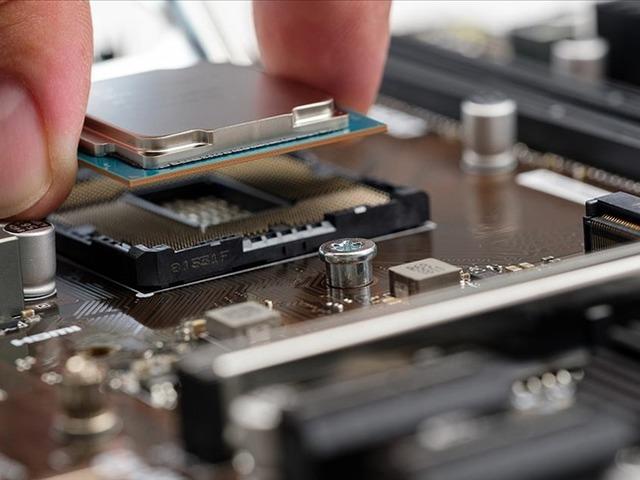 ABD Başkanı Trump bazı gelişmiş &ccedil;iplere tarife getirdi