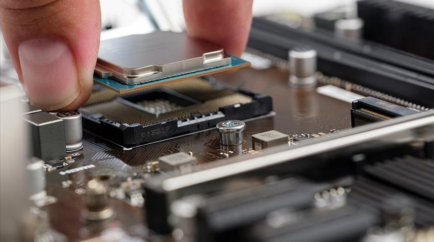 ABD Başkanı Trump bazı gelişmiş &ccedil;iplere tarife getirdi