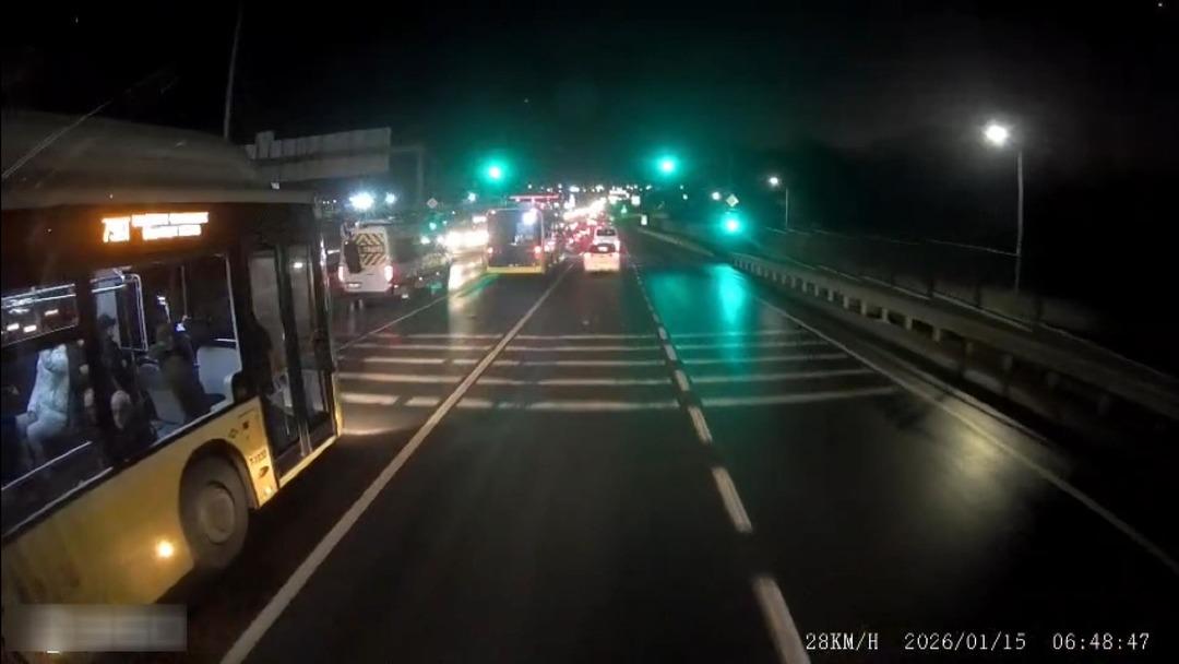 Başakşehir de zincirleme İETT kazası! 5 yaralı var 2