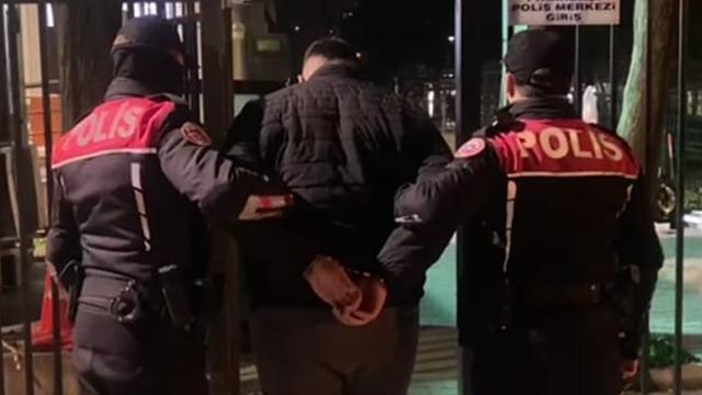 Polis ekiplerine 'sahte polis kimliği' gösterdi: 128 suçtan firari çıktı!