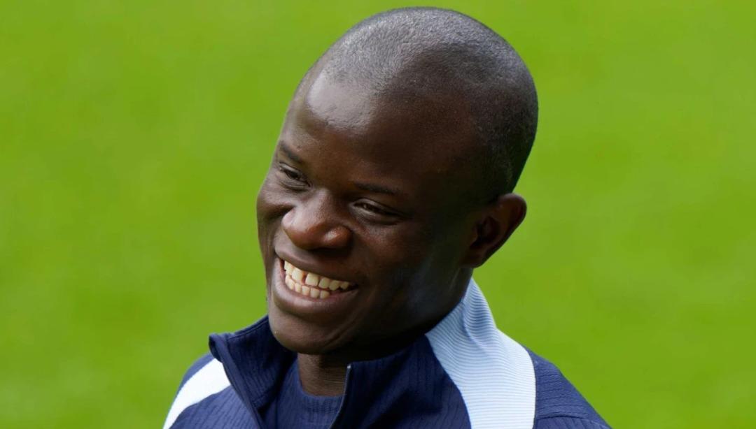 İşte N Golo Kante nin Fenerbah&ccedil;e den kazanacağı &uuml;cret! Rakam dudak u&ccedil;uklattı, b&uuml;y&uuml;k fedakarlık resmileşti! 2