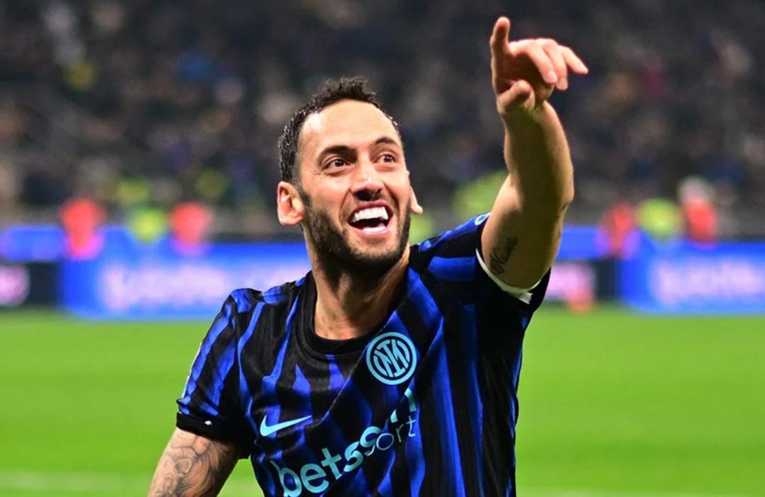 Dursun &Ouml;zbek ateşi yaktı: "İlle de Hakan &Ccedil;alhanoğlu!" Aslan ın r&uuml;ya transferi ger&ccedil;ek oluyor 1