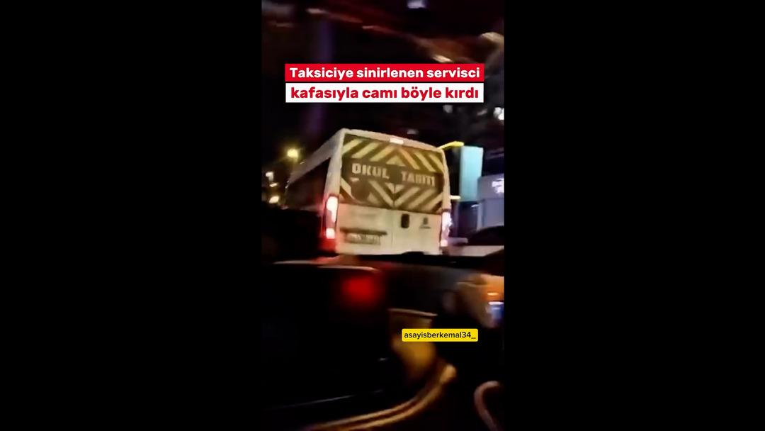 Yolunu kesti: Camı kafa atarak tuzla buz etti! Korkunç anlar kamerada 1