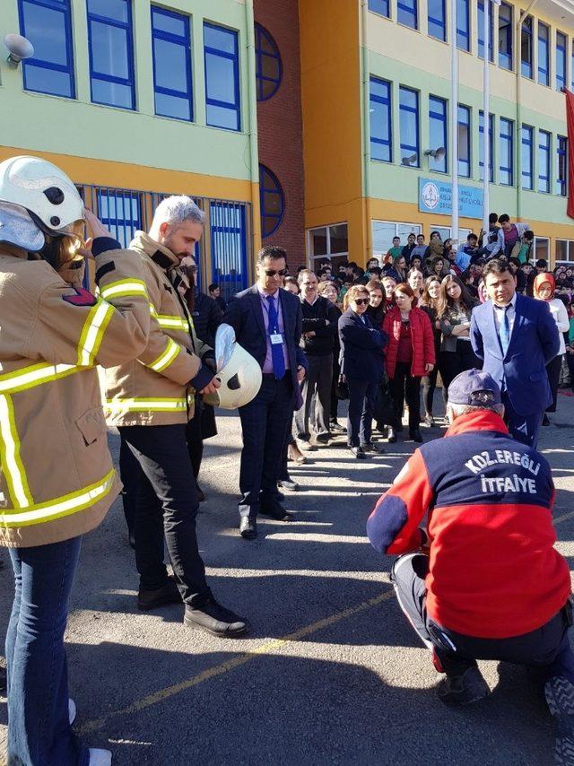 Kışla Mahmut Likoğlu Ortaokulunda yangın tatbikatı