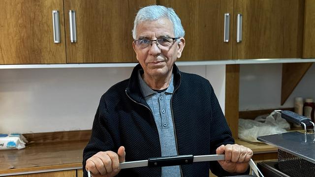 Mansur Yavaş'a olan benzerliği dikkat çekti! 40 yıllık esnafı gören o yorumu yapıyor