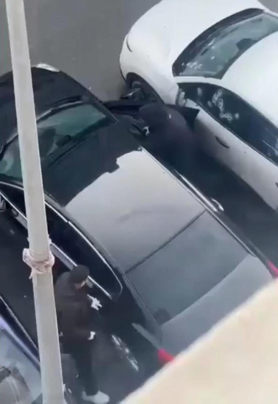 G&uuml;peg&uuml;nd&uuml;z 37 kurşunla infaz edildi! Suikast anbean kamerada 9