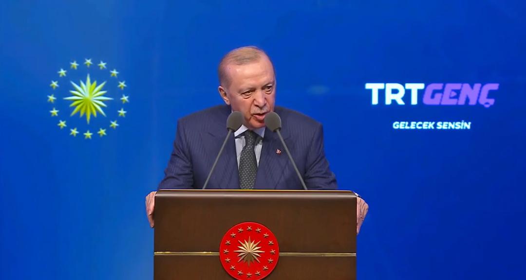 İsim vermeden Yavaş ve &Ouml;zel e y&uuml;klendi: Cumhurbaşkanı Erdoğan dan "Şıracının şahidi bozacı" &ccedil;ıkışı 1