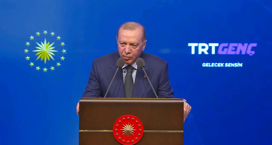 İsim vermeden Yavaş ve &Ouml;zel e y&uuml;klendi: Cumhurbaşkanı Erdoğan dan "Şıracının şahidi bozacı" &ccedil;ıkışı 2