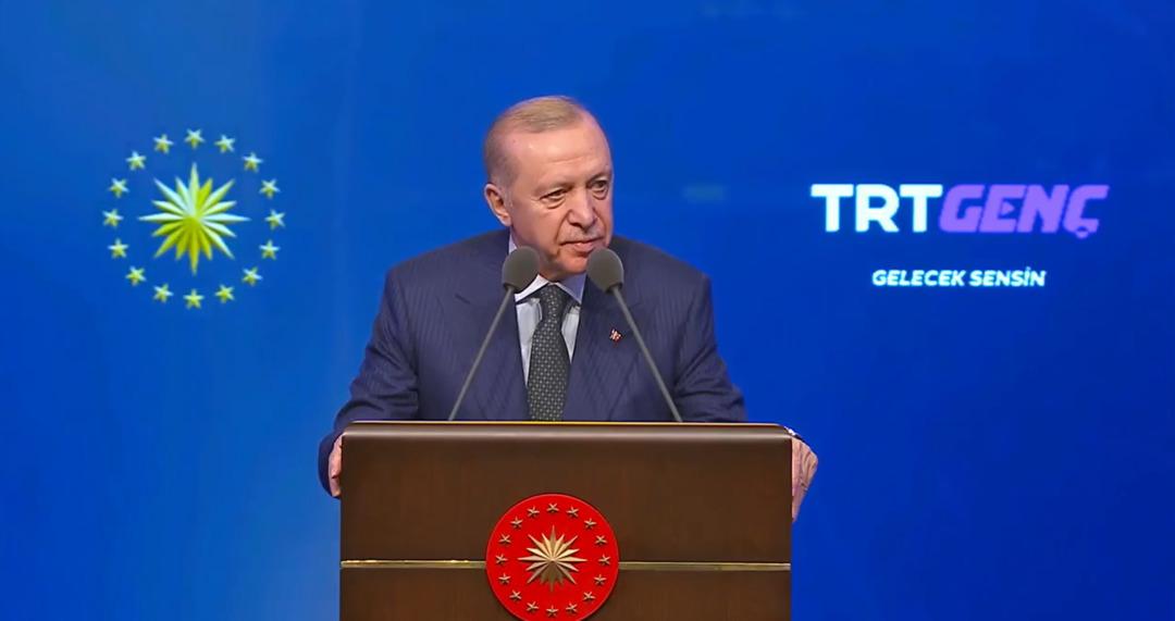 İsim vermeden Yavaş ve &Ouml;zel e y&uuml;klendi: Cumhurbaşkanı Erdoğan dan "Şıracının şahidi bozacı" &ccedil;ıkışı 3